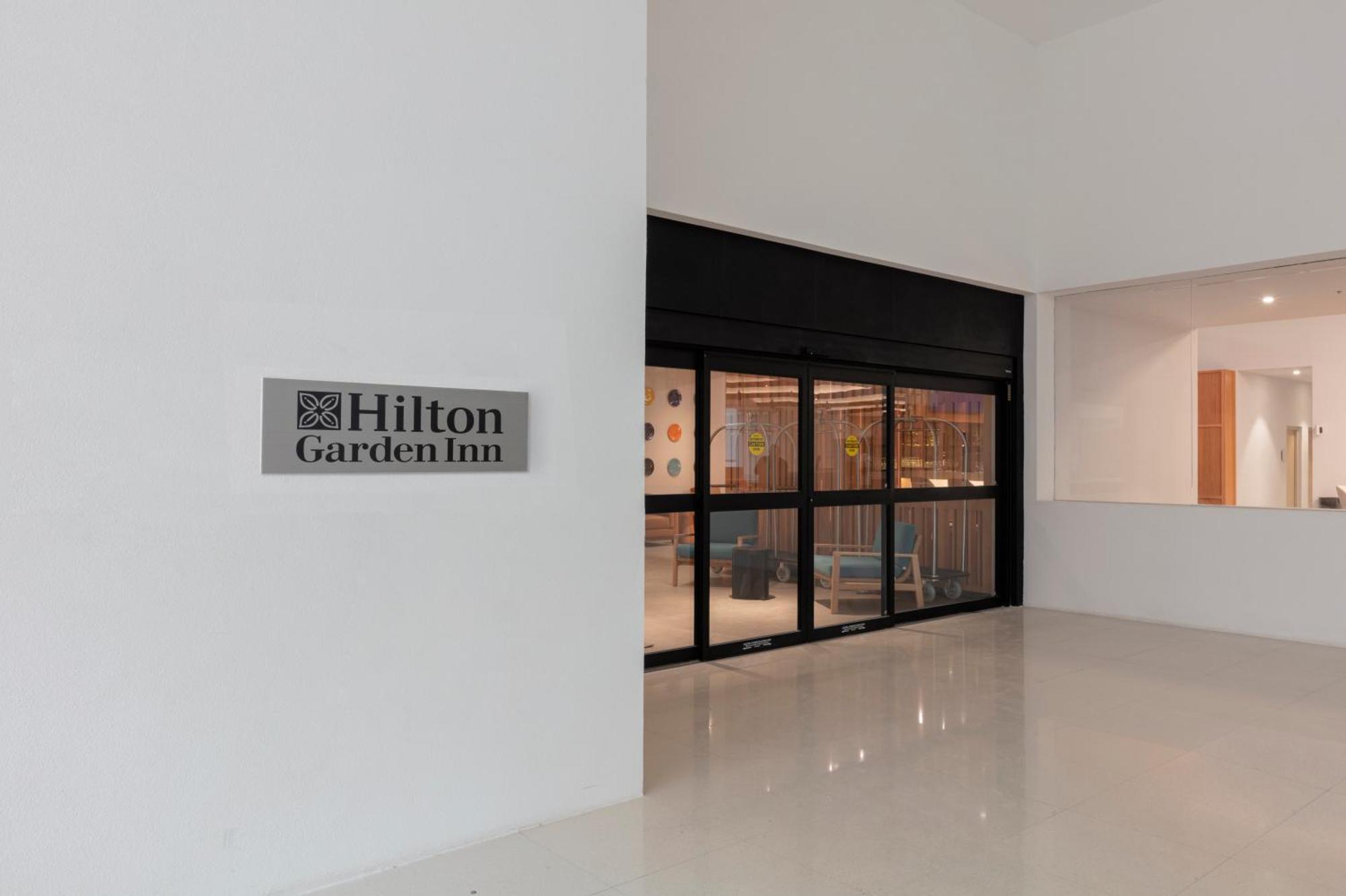 Hilton Garden Inn Guadalajara Airport El Zapote  Exteriör bild