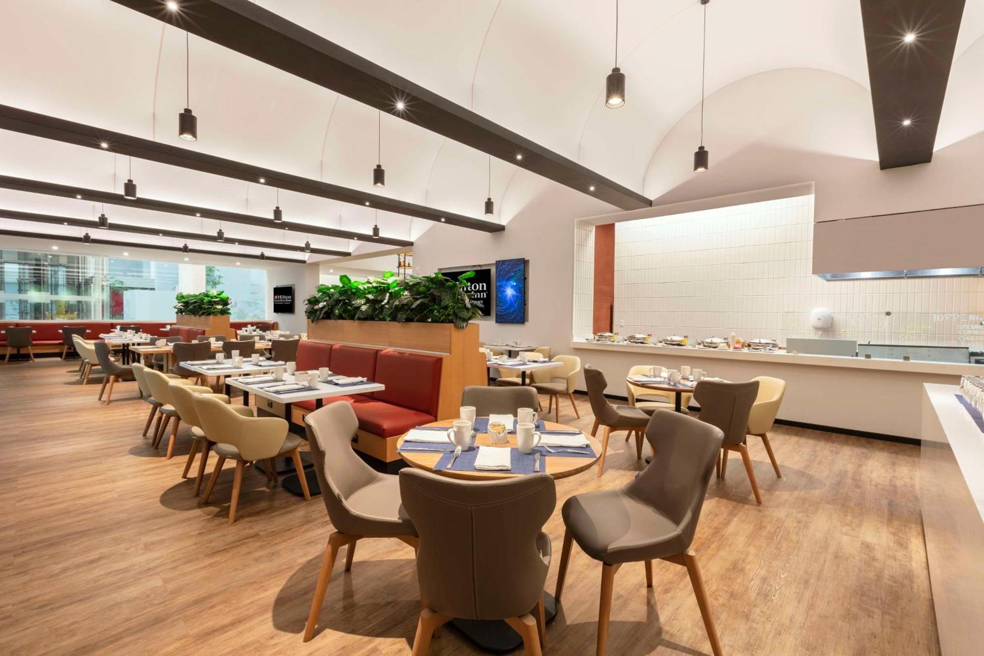 Hilton Garden Inn Guadalajara Airport El Zapote  Exteriör bild
