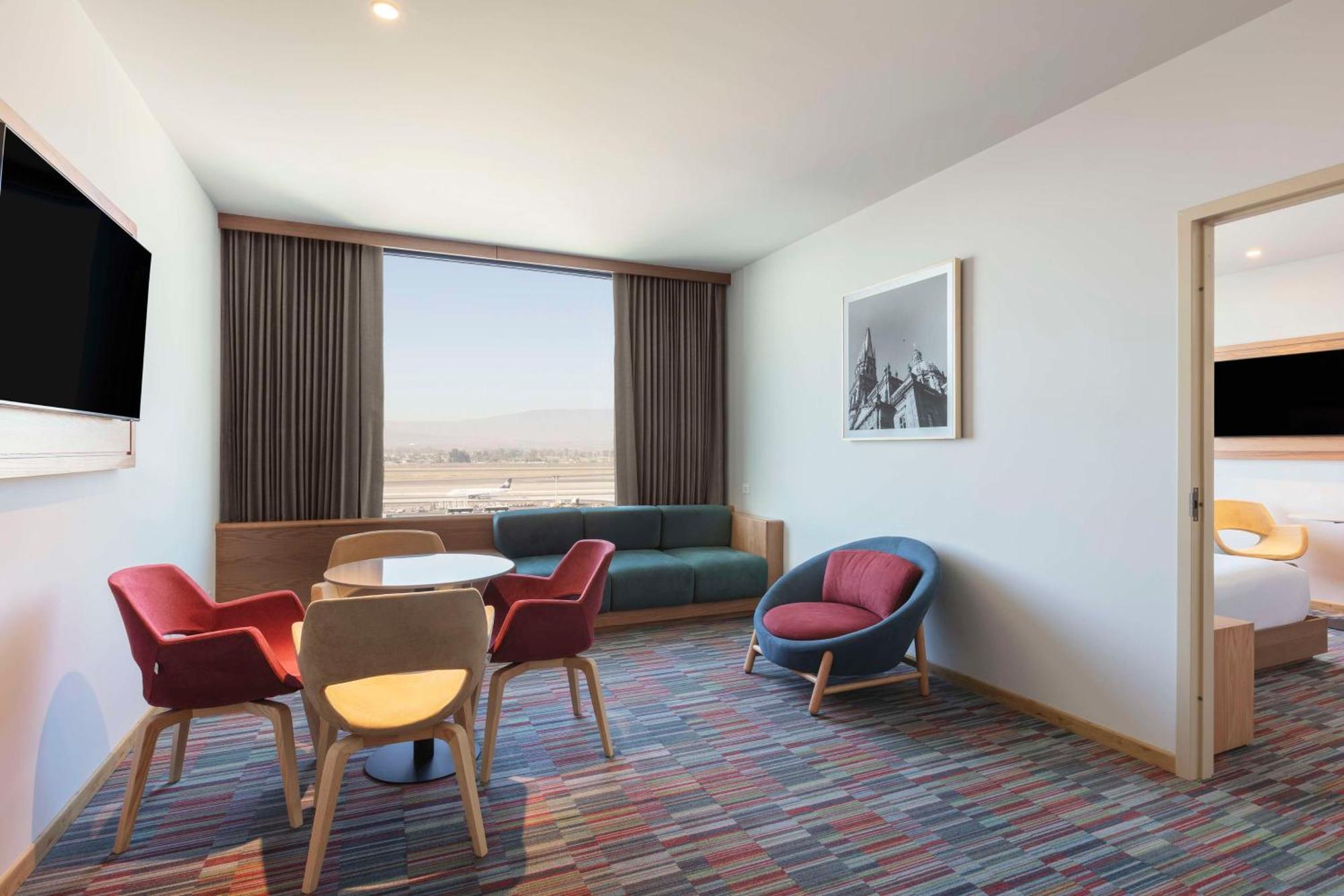 Hilton Garden Inn Guadalajara Airport El Zapote  Exteriör bild
