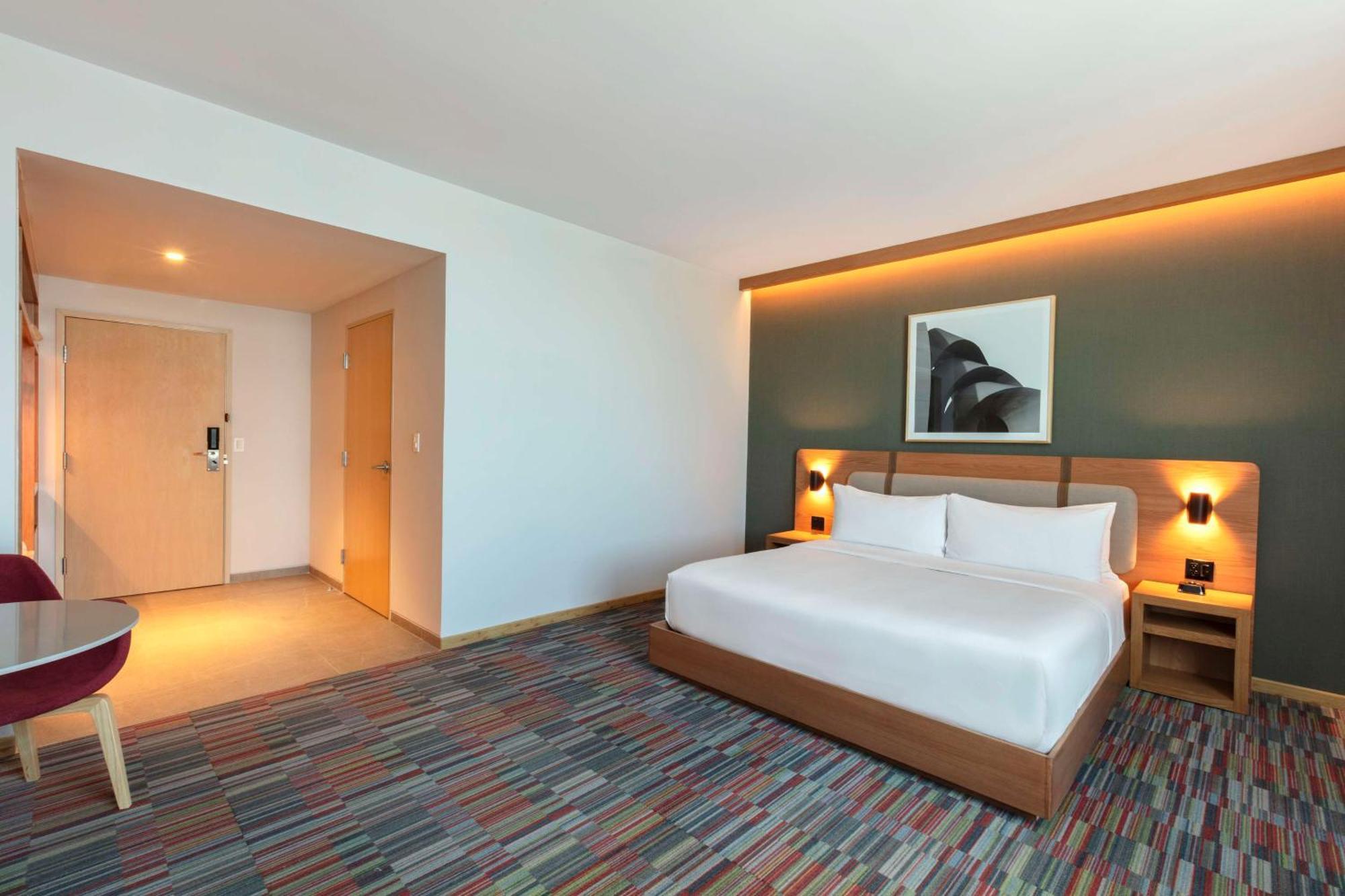 Hilton Garden Inn Guadalajara Airport El Zapote  Exteriör bild