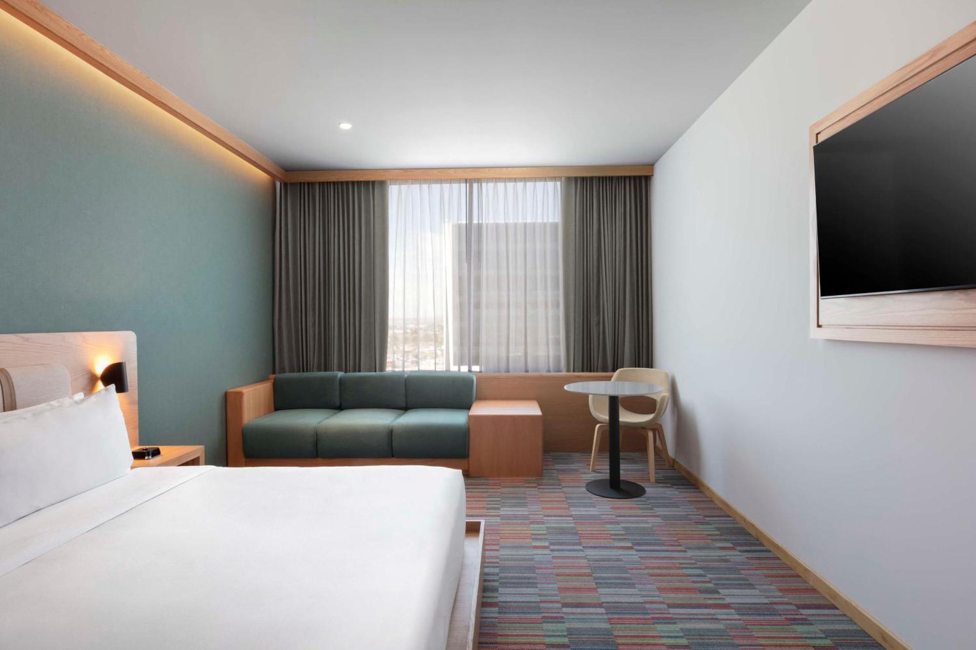 Hilton Garden Inn Guadalajara Airport El Zapote  Exteriör bild
