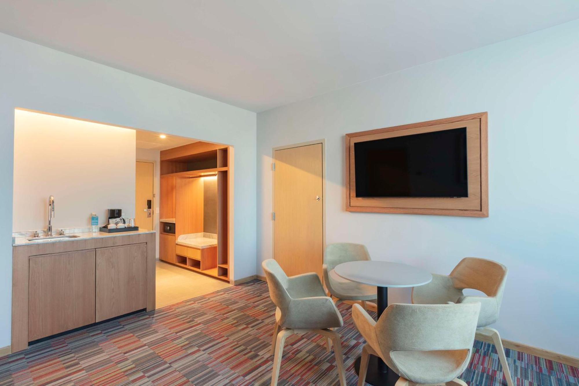 Hilton Garden Inn Guadalajara Airport El Zapote  Exteriör bild