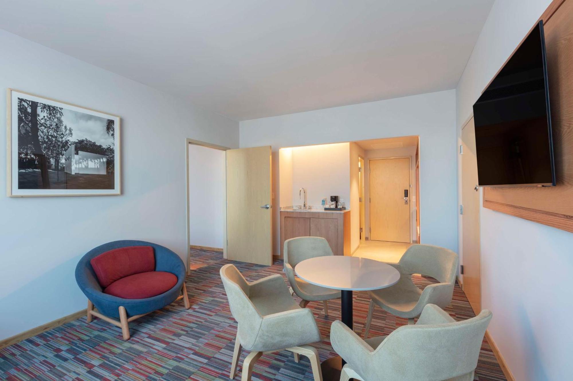 Hilton Garden Inn Guadalajara Airport El Zapote  Exteriör bild