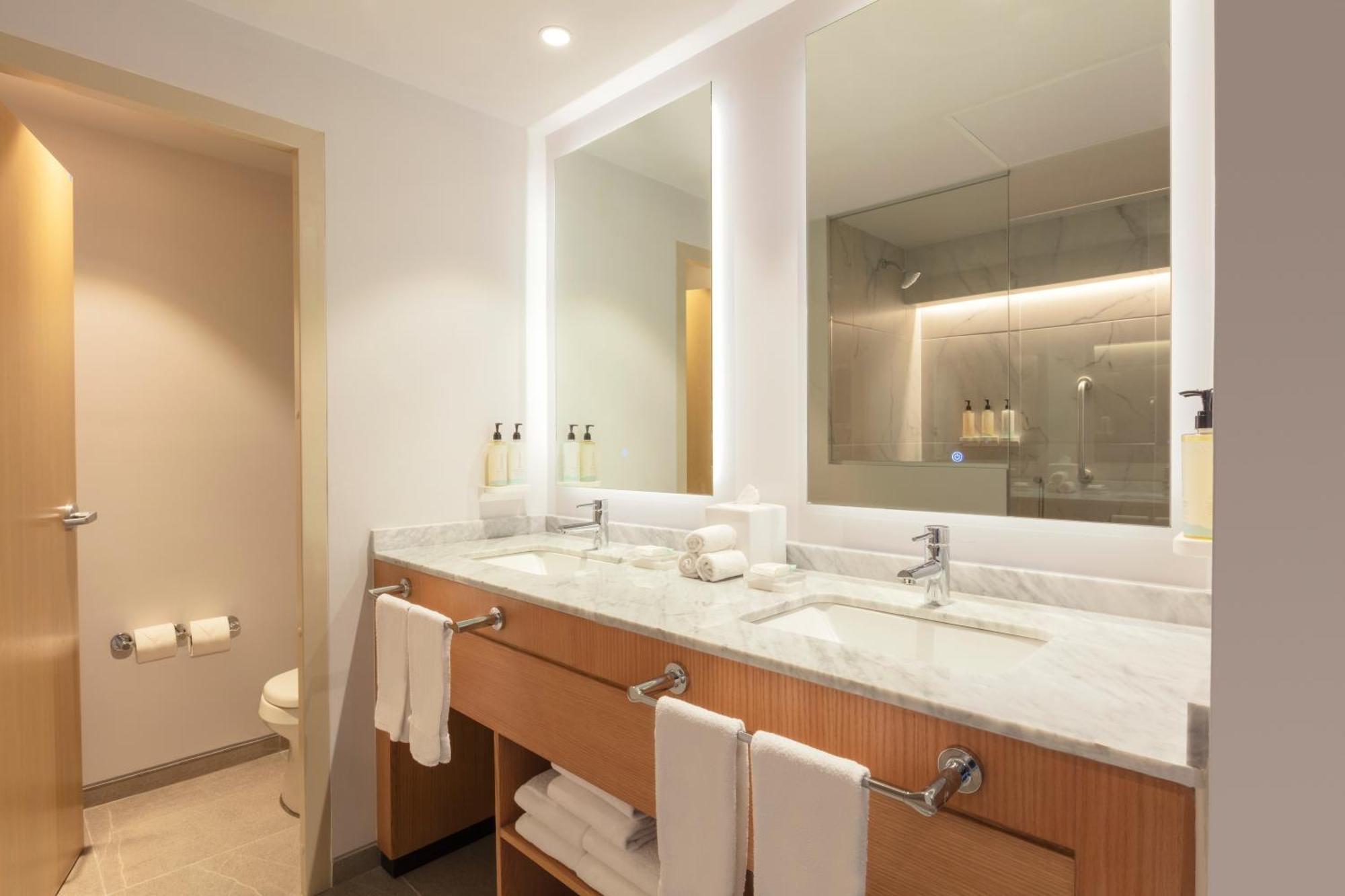 Hilton Garden Inn Guadalajara Airport El Zapote  Exteriör bild